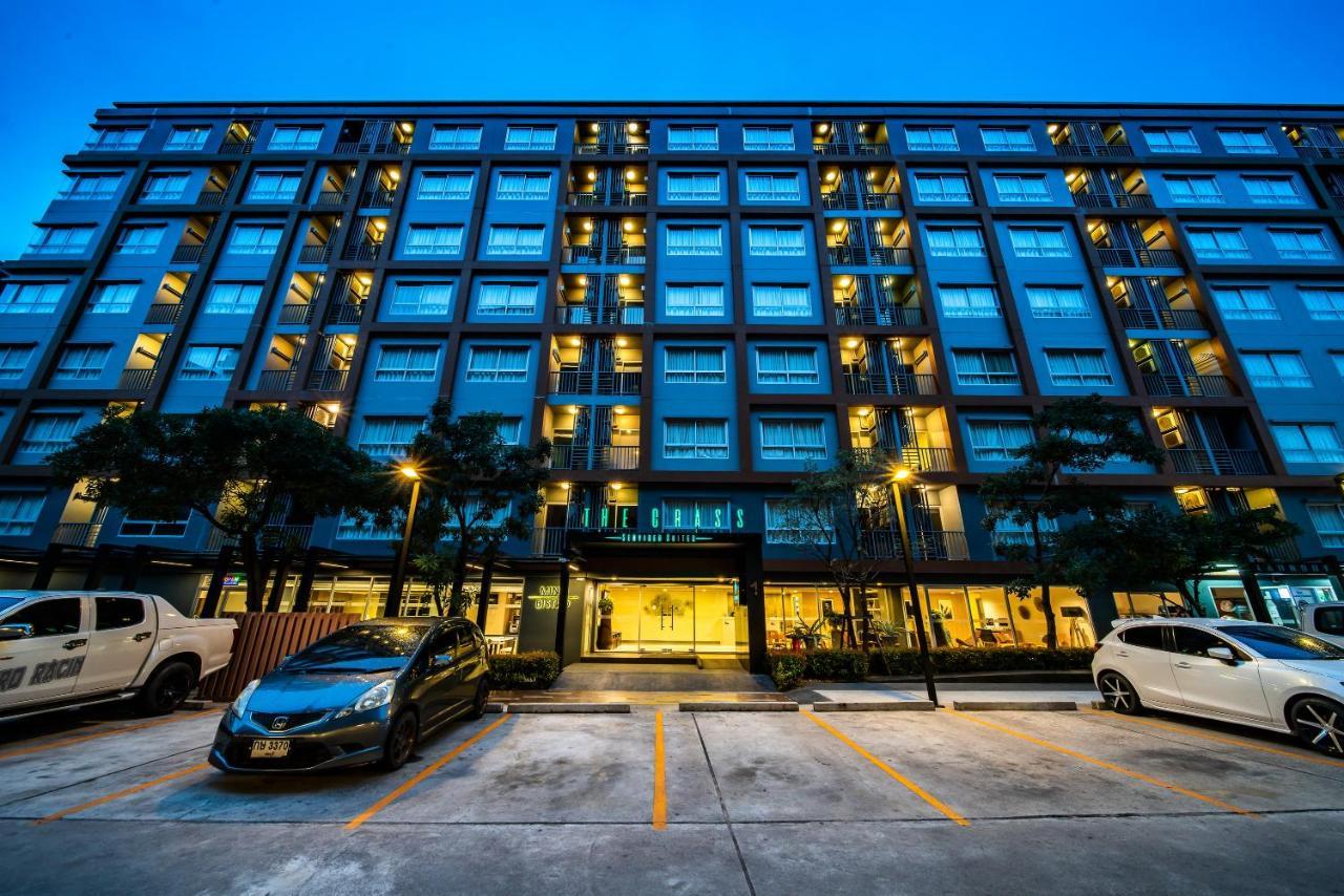 The Grass Serviced Suites Патая Екстериор снимка