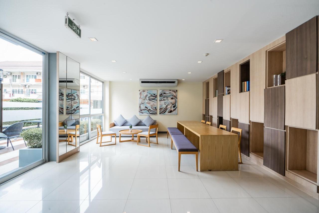 The Grass Serviced Suites Патая Екстериор снимка