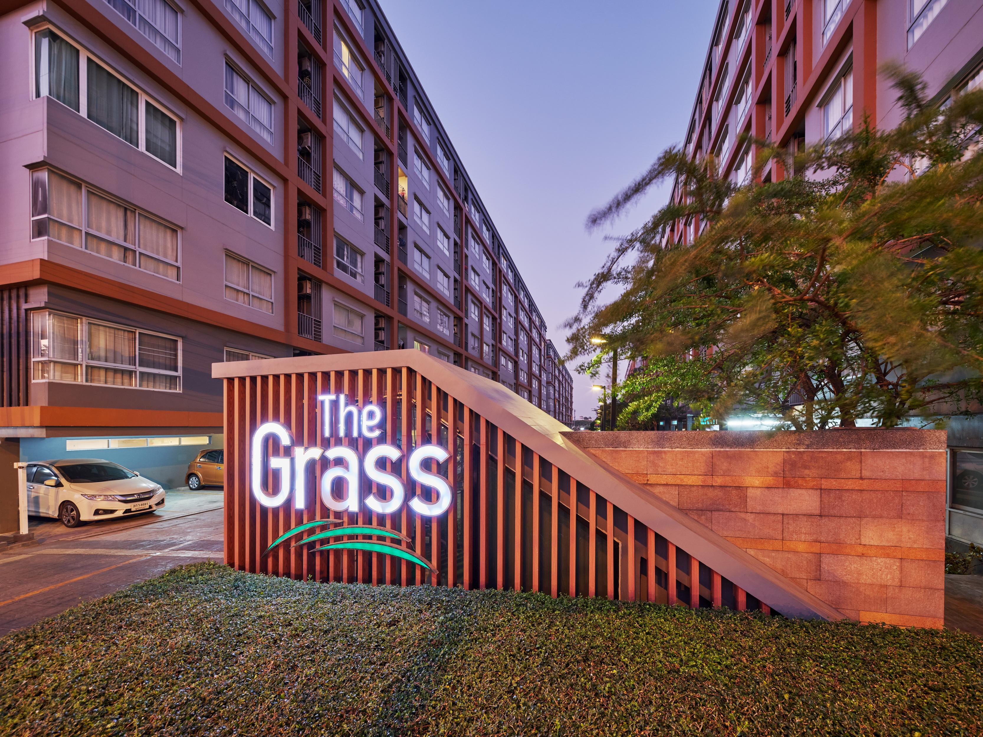 The Grass Serviced Suites Патая Екстериор снимка