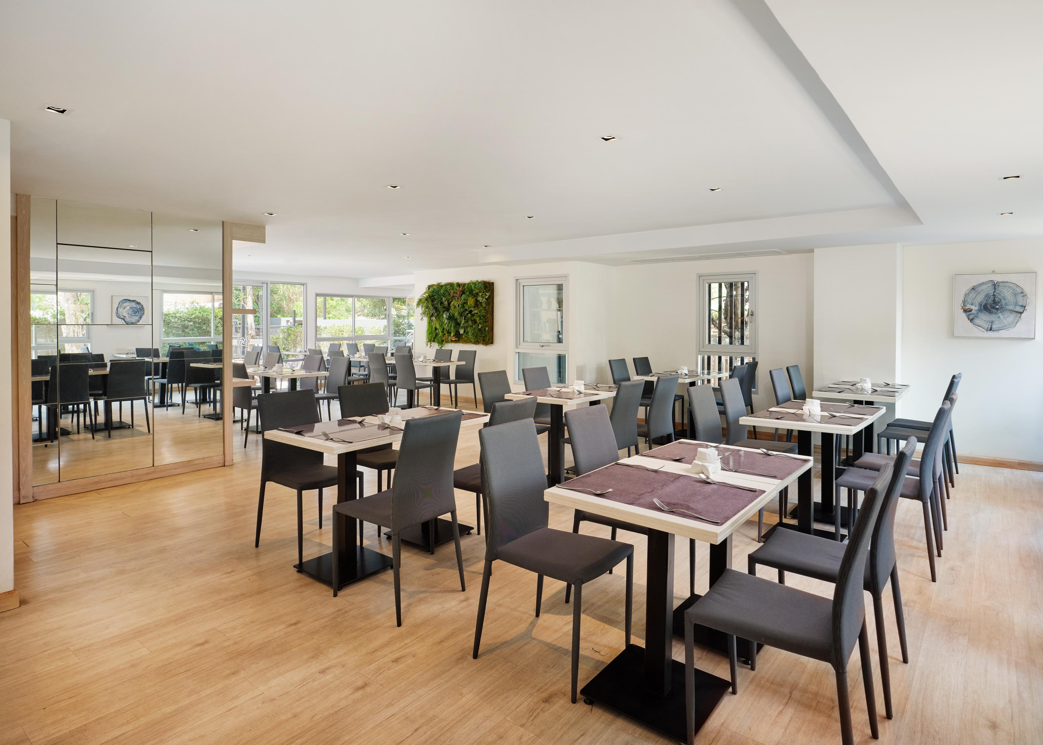 The Grass Serviced Suites Патая Екстериор снимка