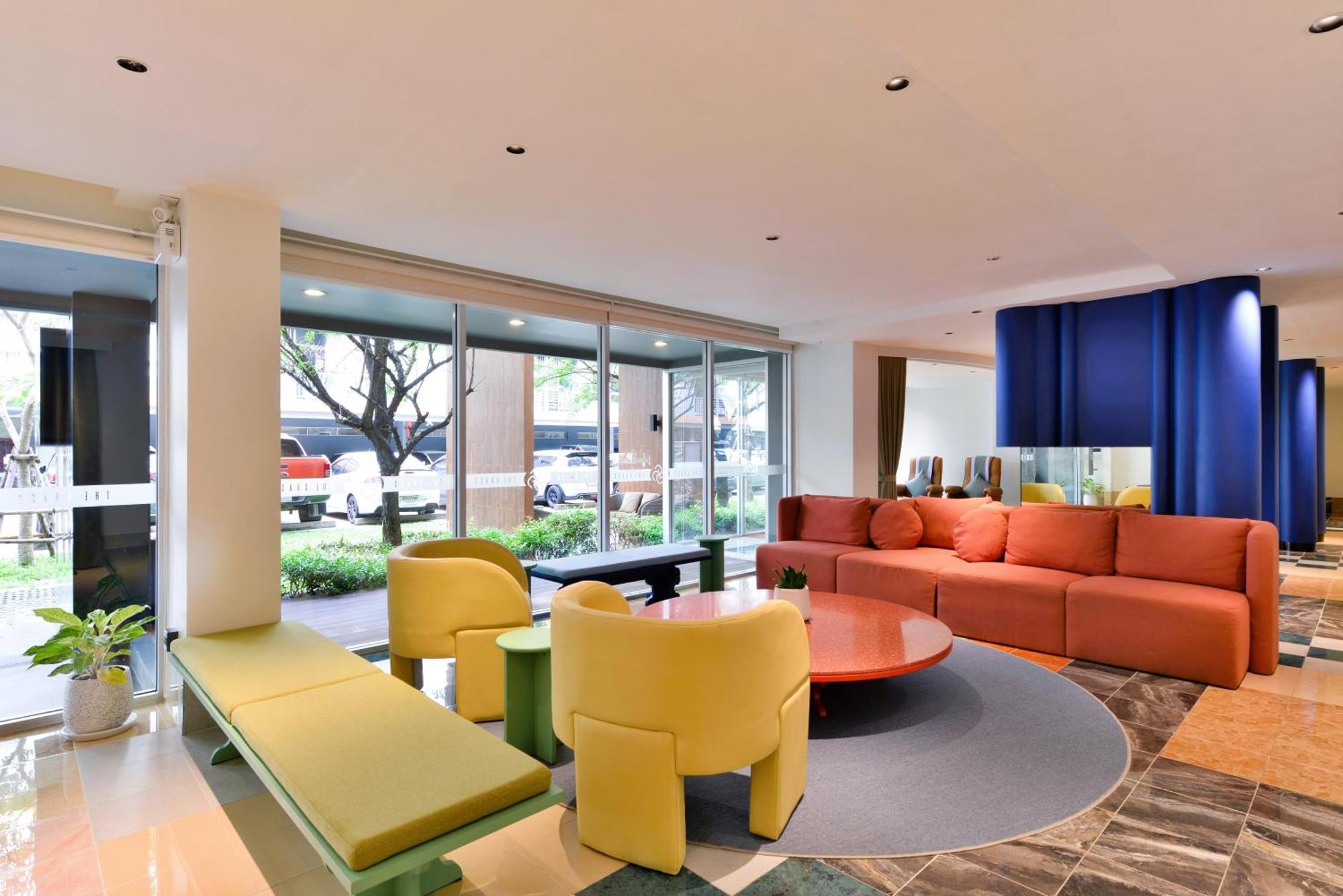 The Grass Serviced Suites Патая Екстериор снимка