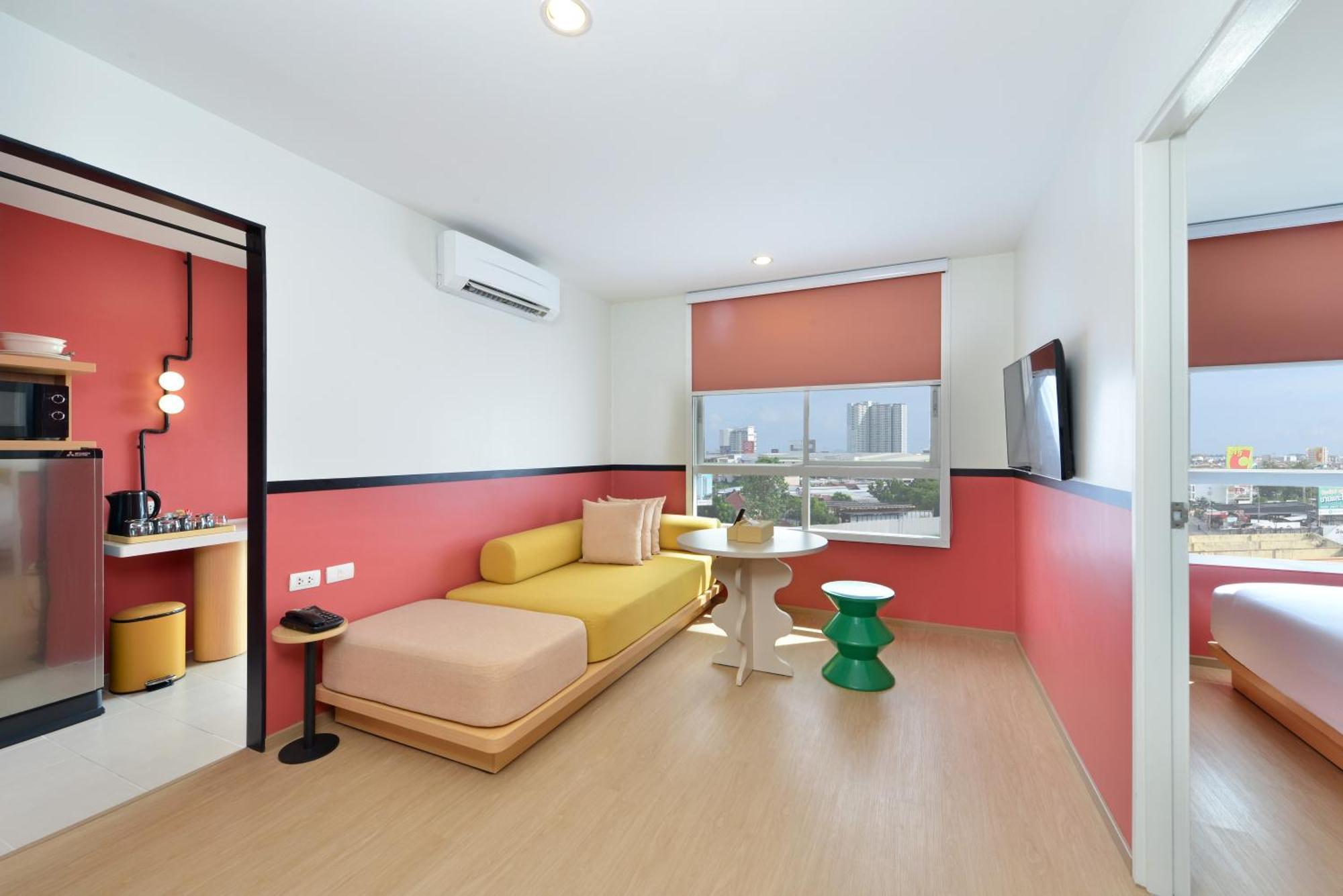 The Grass Serviced Suites Патая Екстериор снимка
